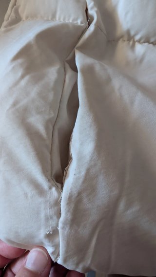 Cazadora acolchada Bershka beige