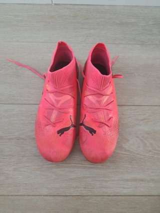 Botas de fútbol Puma + ropa deportiva