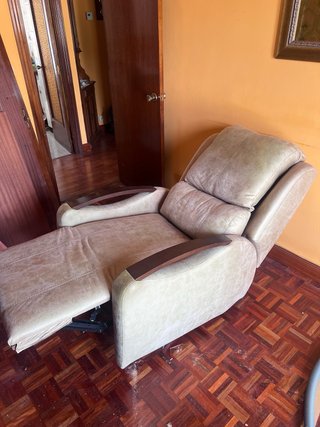Sillón reclinable eléctrico beige