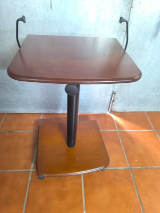 Mesa auxiliar TV madera