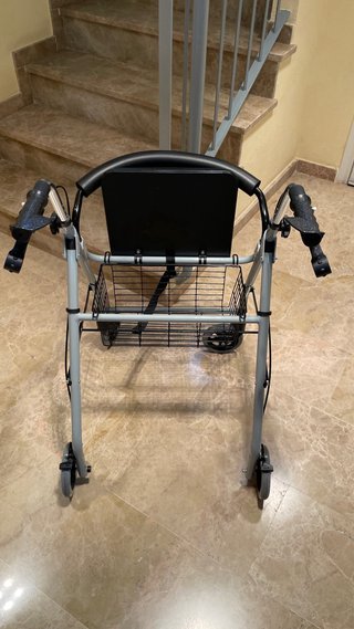 Andador Mobiclinic Plegable y Regulable.