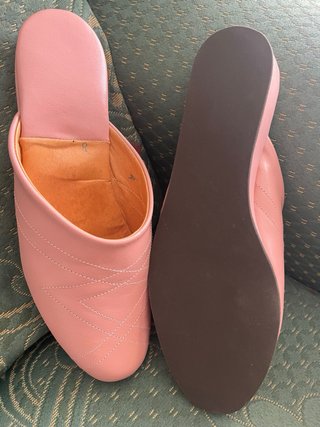 Chinelas de piel rosa talla 38