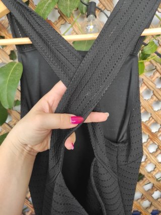 Vestido negro con espalda cruzada P&B