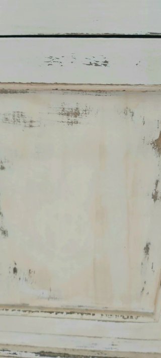 Mesita de noche de madera blanca