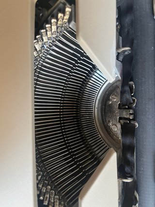 Máquina de escribir Olivetti Lettera 25
