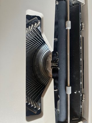 Máquina de escribir Olivetti Lettera 25
