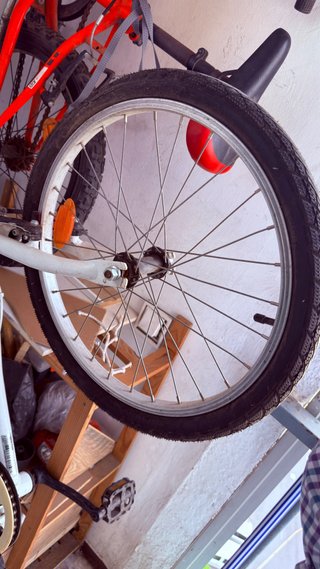 Bicicleta blanca B-twin