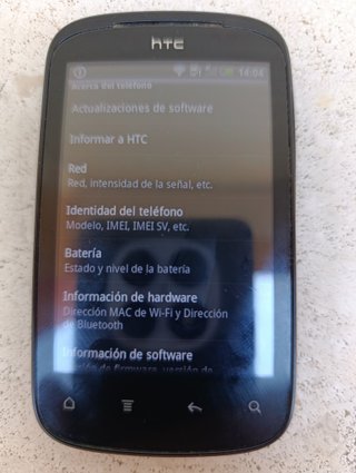 Teléfono móvil HTC Explorer Negro con cargador.