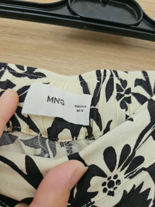 Pantalones anchos Mango estampado floral
