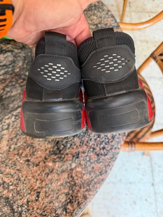 Zapatos de seguridad KIVIN negros y rojos