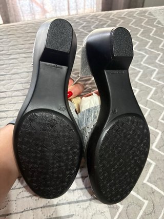 Sandalias de piel plateadas hechas en España