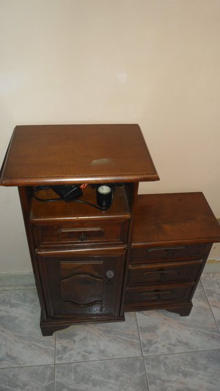 Cassettiera in legno marrone