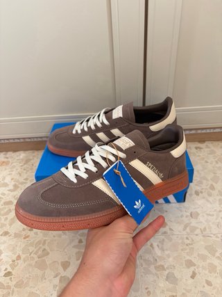 Adidas Spezial Marrones y Beige