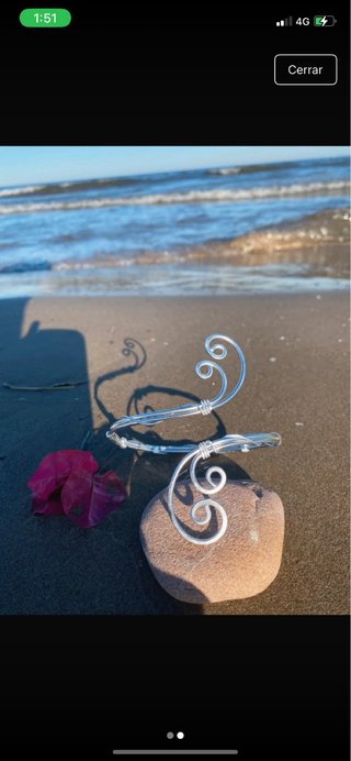 Brazalete plateado espiral