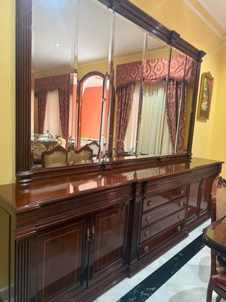 Aparador de roble con espejo
