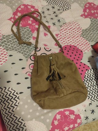 Bolso saquito beige y marrón