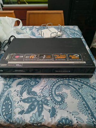 Reproductor VHS DVD CD HDMI 1080 LG