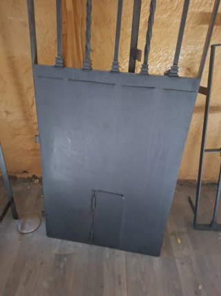 Puerta de hierro forjado