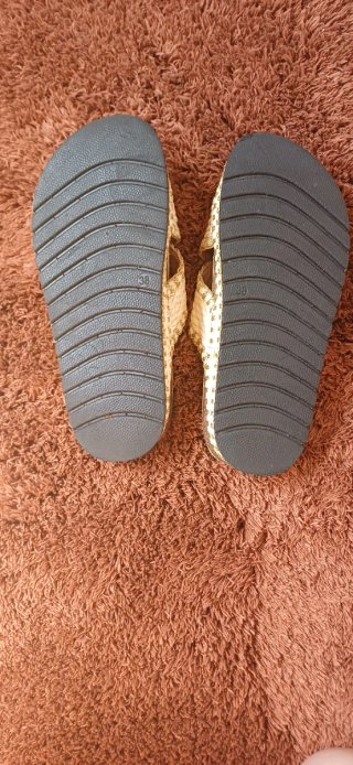Sandalias VIRUCCI blancas y doradas