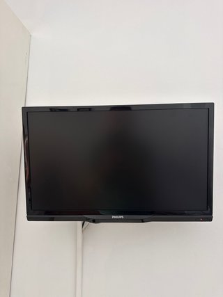 Televisor Philips Negro 22 con mando para colgar