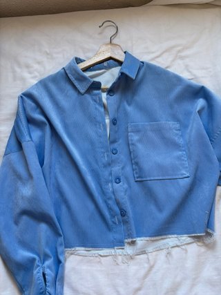 Camisa vaquera corta azul