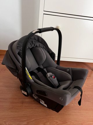 Silla de coche Nuna para bebé gris
