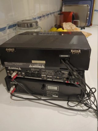 Cadena Hi-Fi Aiwa y Sony Negra