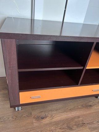 Mueble TV con ruedas y cajones