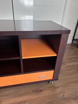 Mueble TV con ruedas y cajones