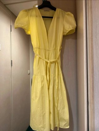 Vestido de verano amarillo