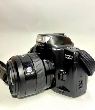 Minolta Dynax 300si probada y funcionando.