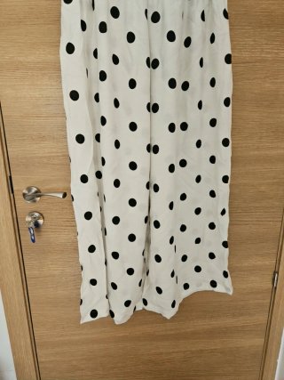 Pantalones Zara lunares blancos y negros