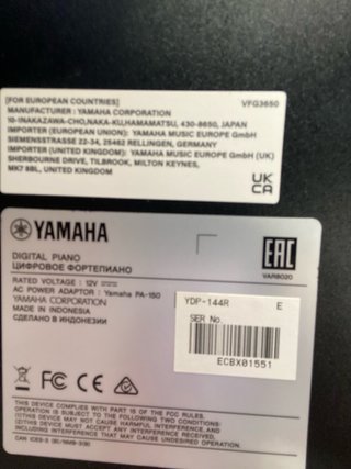 Piano Digital Yamaha Arius YPD-144