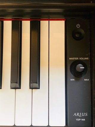 Piano Digital Yamaha Arius YPD-144