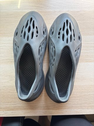 Yeezy Foam Runner Negro