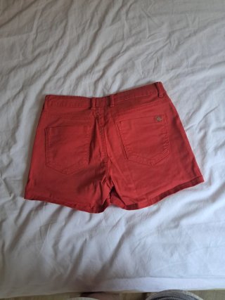 Shorts Stradivarius rojos