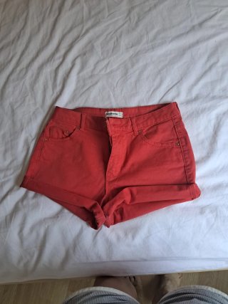 Shorts Stradivarius rojos