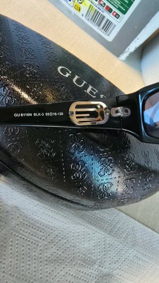 Gafas de sol Guess negras