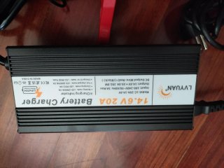 Batería LiFePO4 12.8V 100Ah + Cargador 20A