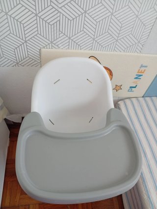 Trona infantil blanca y gris