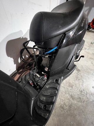 Aprilia Sportcity 200 Scooter Negra