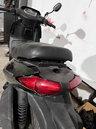 Aprilia Sportcity 200 Scooter Negra