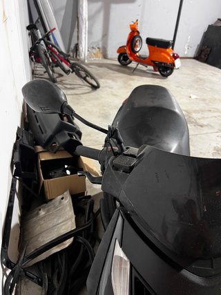 Aprilia Sportcity 200 Scooter Negra