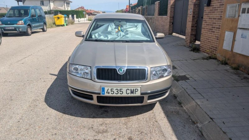 Skoda Superb 2003 - foto 1