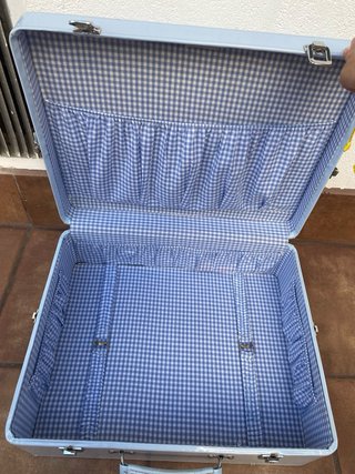 Maleta vintage azul claro