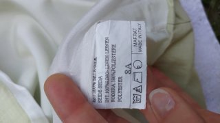 Abito azzurro con volante e abito i verdino chiaro