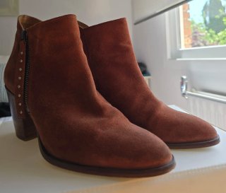 Botines Scalpers color teja talla 40