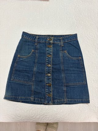 Falda vaquera, denim. Azul. Stradivarius talla S