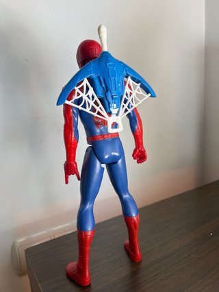 Muñecos Spiderman y Capitán América