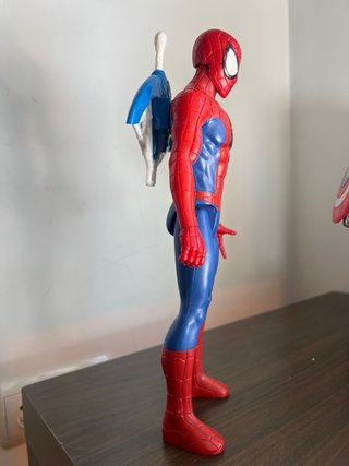 Muñecos Spiderman y Capitán América